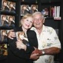 THE WALTONS' Michael Learned and Ralph Waite Star in LOVE LETTERS at Victoria Playhou