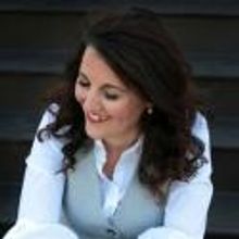 Cassie Angley's FINDING THE MICHAELS Plays United Solo Festival Tonight, 11/14