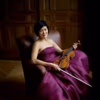 Jennifer Koh with the New York Choral Society and Orchestra Performs the Premiere of…