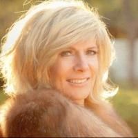 Debby Boone Debuts New CD at Café Carlyle, 3/19-30