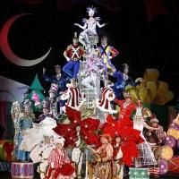 BWW Reviews: CIRQUE DREAMS HOLIDAZE is an Oddly Fascinating Holiday Treat at the…