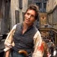 STAGE TUBE: On the LES MISERABLES Set - At the Barricade with Eddie Redmayne!