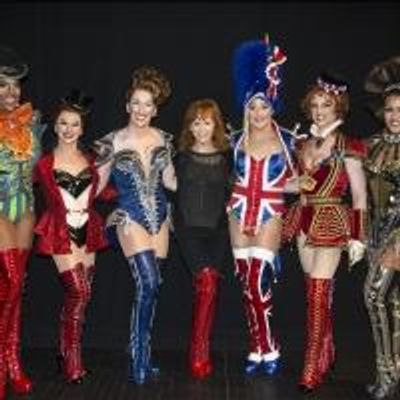 Photo Flash: Reba McEntire and Kelly Clarkson Visit KINKY BOOTS in Tennessee