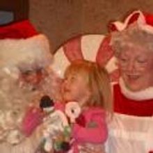 Way Off Broadway’s BREAKFAST WITH SANTA (AND MRS. CLAUS) Celebrates 10 Years!