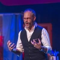 BWW Interview: Alton Brown Takes Quirky Culinary Science on the Road in THE EDIBLE…