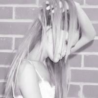 Ariana Grande Premieres New Single 'Problem' at Radio Disney Music Awards Today