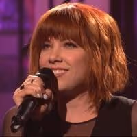 VIDEO: Carly Rae Jepsen Premieres 'All That' on SNL