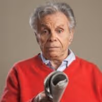 Mort Sahl Kicks Off Cafe Carlyle Engagement Tonight
