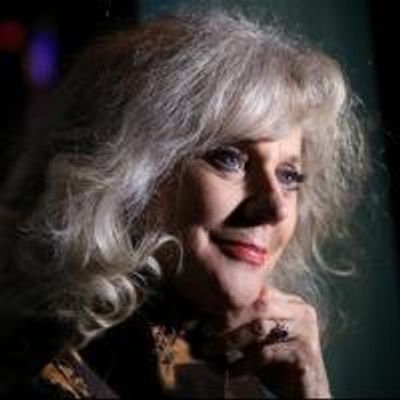 In the Spotlight Series: THE COUNTRY HOUSE's Blythe Danner
