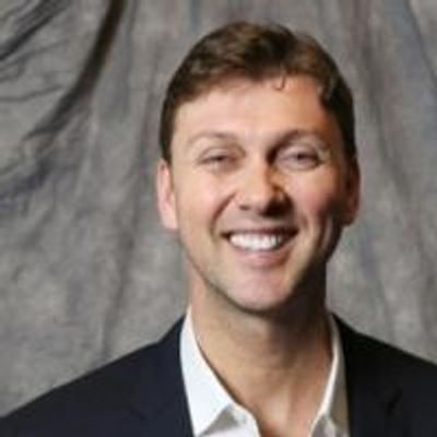 In the Spotlight Series: In the Tonys Photo Booth with Nominee Warren Carlyle