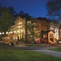 The Shakespeare Theatre Opens Season With THE PLAYBOY OF THE WESTERN WORLD Tonight