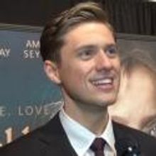 TV: On the Red Carpet at the LES MIS New York City Premiere- Hugh Jackman, Aaron Tveit, and More!