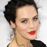 DOWNTON ABBEY's Jessica Brown Findlay & More Join Cast of ORESTEIA at The Almeida