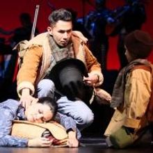 BWW Reviews: CRUZAR LA CARA DE LA LUNA - A Crowd-Pleasing Exercise in Pop Opera