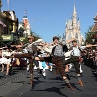 Photo Flash: Neil Patrick Harris Unites with NEWSIES Cast for Disney Parks Christmas…