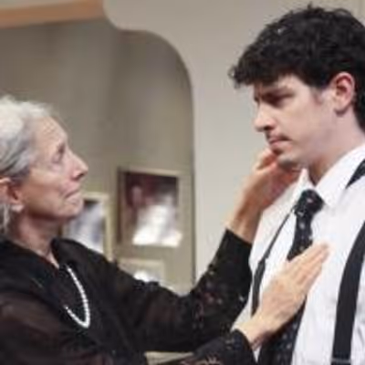 BWW Reviews: Philadelphia Theatre Company's 4000 MILES