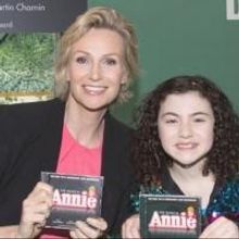 Photo Coverage: Jane Lynch, Lilla Crawford & ANNIE Cast Sign Albums at Barnes & Noble!