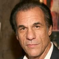 Robert Davi Performs Free Concert om Eisenhower Park Tonight