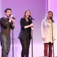 Photo Coverage: BEAUTIFUL's Jessie Mueller, Jarrod Spector & Anika Larsen Perform at…