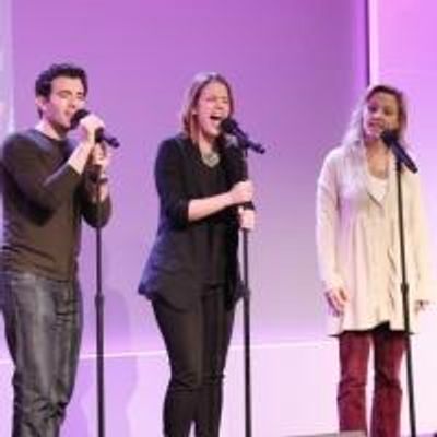 Photo Coverage: BEAUTIFUL&#039;s Jessie Mueller, Jarrod Spector &amp; Anika Larsen Perform at Apple Store Soho