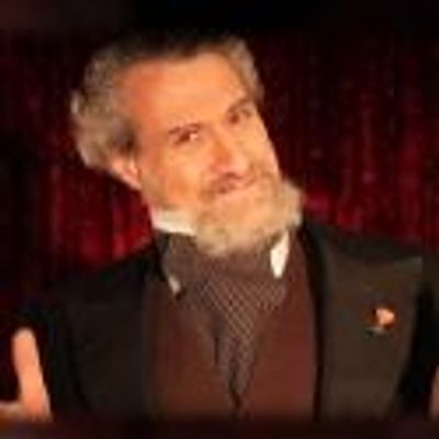 BWW Reviews: Charles Dicken Performs A CHRISTMAS CAROL