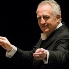 Bramwell Tovey Returns to the Hollywood Bowl to Lead the LA Phil Tonight