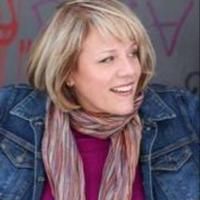 BWW Reviews: Kim Grogg Takes Cabaret Crowd 'Where the Love Is' Amidst Casual Elegance at Don't Tell Mama