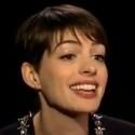 STAGE TUBE: LES MISERABLES' Anne Hathaway Sings 'Feliz Navidad'
