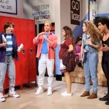VIDEO: Jimmy Fallon Returns to Bayside High & Reunites Cast of SAVED BY THE BELL!