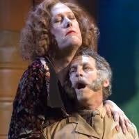 BWW Reviews: A MAN'S A MAN Shows a Young, Idealistic Brecht