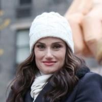 Photo Coverage: Idina Menzel Performs in Thanksgiving Day Parade!