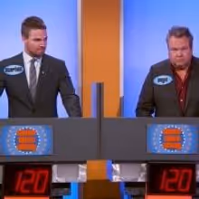 VIDEO: Eric Stonestreet and Stephen Amell Play 'Name That Thing' on KIMMEL