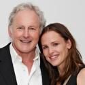 Photo Flash: Jennifer Garner and More Attend Victor Garber's Opening at 54 Below!