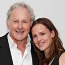 Photo Flash: Jennifer Garner and More Attend Victor Garber's Opening at 54 Below!