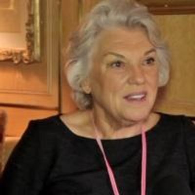 TV: Chatting with Tyne Daly & the Company of MOTHERS AND SONS on Broadway!