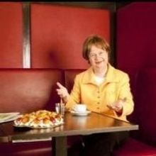 ANGIES SONNTAGS-SALON Set for Today at Komodie am Kurfurstendamm