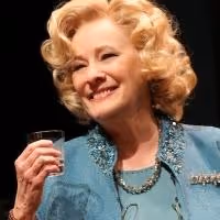 Signature Theatre Extends Betty Buckley-Led THE OLD FRIENDS Through 10/20
