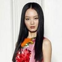 Oscar de la Renta Debuts Line for The Outnet Today