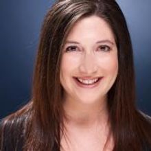 Former Facebook Exec Randi Zuckerberg Makes Broadway Debut in ROCK OF AGES Tonight