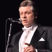 Photo Coverage: Tenor Anthony Kearns Plays Benefit Concert for OASIS