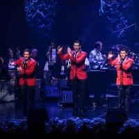 Photo Flash: Penn & Teller, JERSEY BOYS, Cirque du Soleil, Clint Holmes and More…