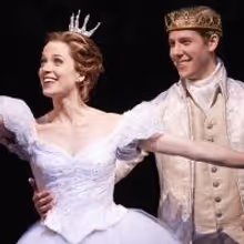 BWW Reviews: Paramount's Fresh CINDERELLA is a Lovely Night
