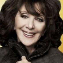 VIDEO: Andrea Martin Talks Hosting The Oscars, The Dress, and More!