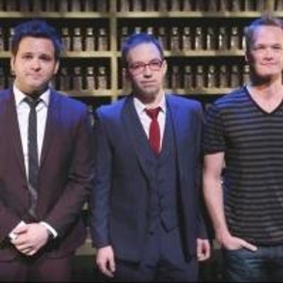 FREEZE FRAME: NOTHING TO HIDE's Derek DelGaudio, Helder Guimaraes &amp; Neil Patrick Harris Meet the Press!