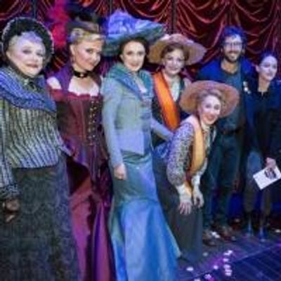 Photo Flash: Josh Groban & Kat Dennings Visit 'A GENTLEMAN'S GUIDE' on Broadway
