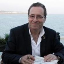Best Selling Murder Mystery Author of Dead Man's Time Peter James Appears at Thriller