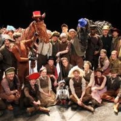 Photo Flash: Joey and the Cast of WAR HORSE Take Part in &#039;Wear a Hat&#039; Day for Brain Tumour Research