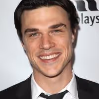 Finn Wittrock, David Schramm & More Set for HOLIDAY Staged Reading Today