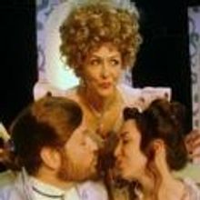 BWW Reviews: The City Theatre's SHE STOOPS Doesn't Conquer Expectations