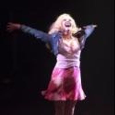 BWW Reviews: LEGALLY BLONDE - A Bit of Fluff and a Lot of Fun